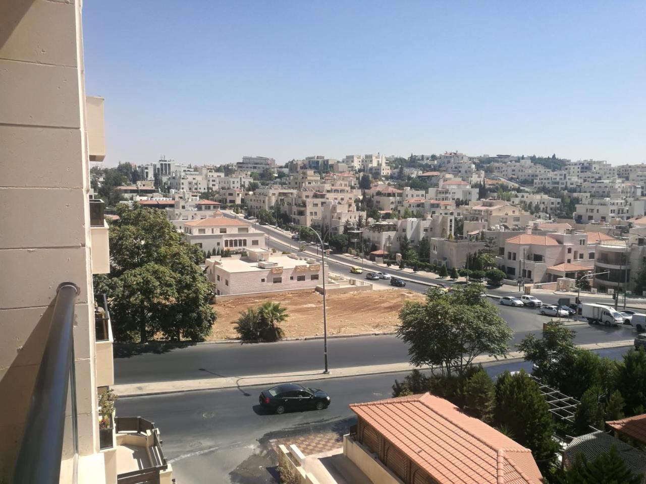 Cozy Dair Ghbar Apartment Amman Luaran gambar