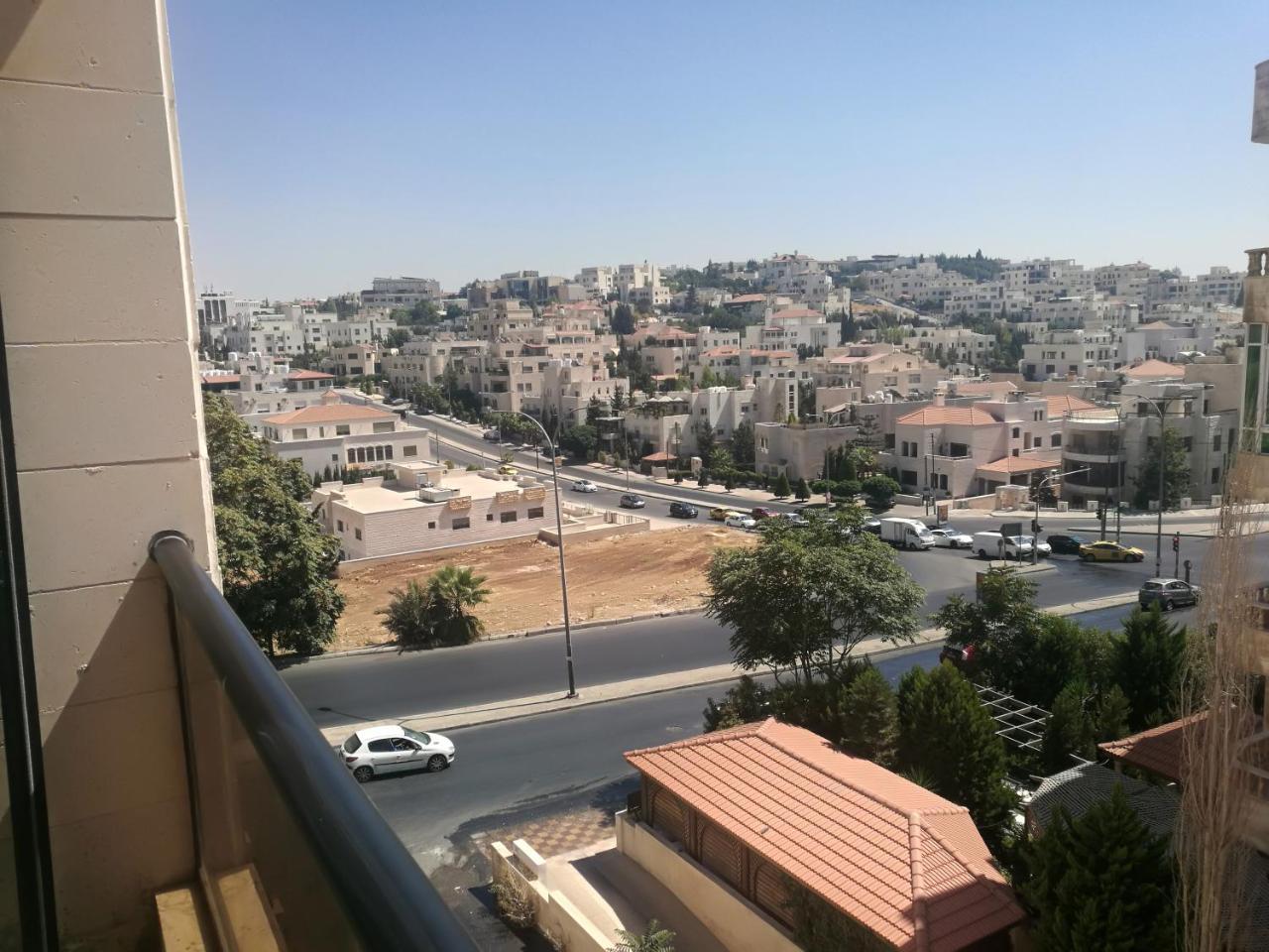 Cozy Dair Ghbar Apartment Amman Luaran gambar